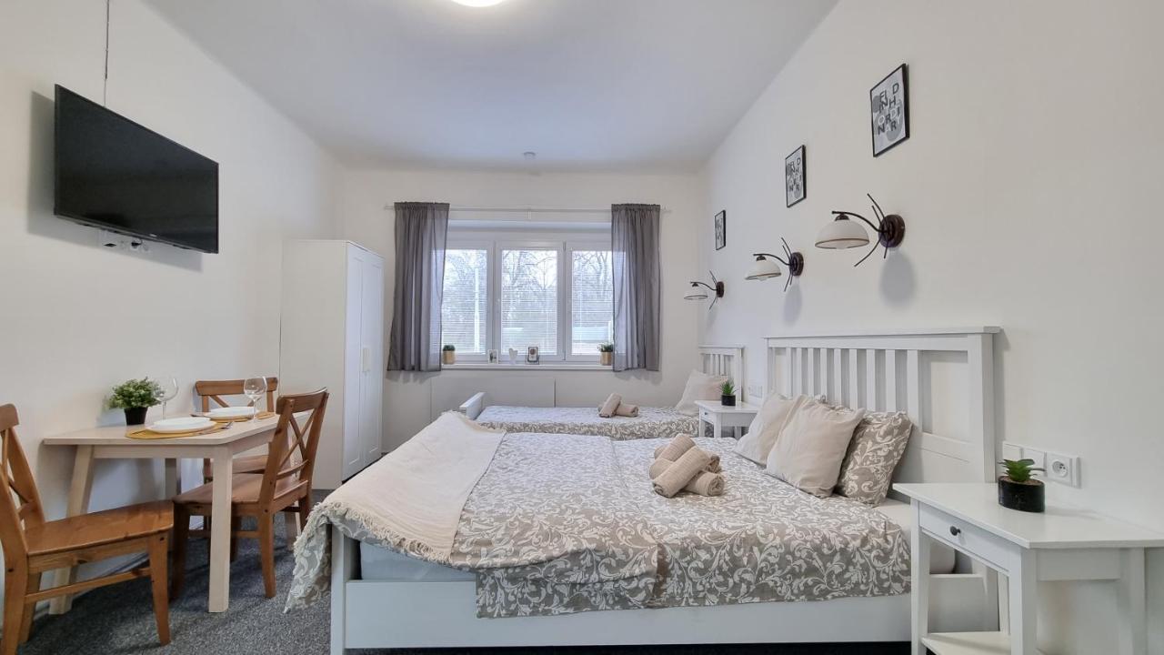 Finnem Rentals Jicinska ปราก ภายนอก รูปภาพ